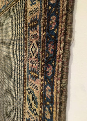 4'9" X 3'2" Antique Qashqai Rug