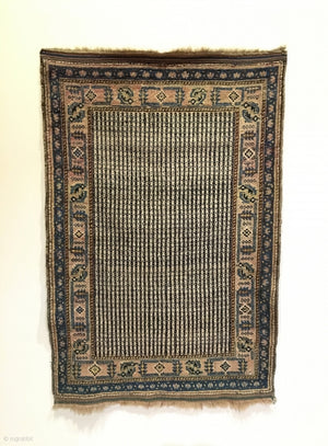 4'9" X 3'2" Antique Qashqai Rug