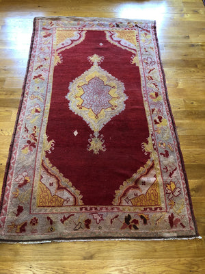 6'6" X 3'10" Antique Ushak Rug