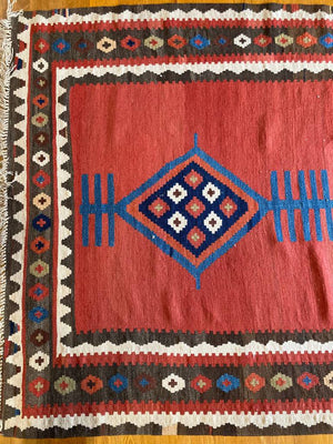 4’9” x 12’7” Azerbaijan Kilim Flatweave, Desk Kilim, Bedroom Kilim, Wall Kilim, Runner