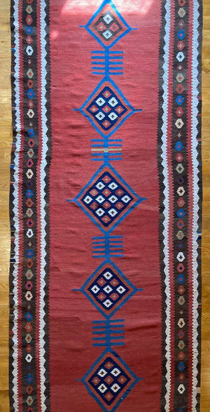 4’9” x 12’7” Azerbaijan Kilim Flatweave, Desk Kilim, Bedroom Kilim, Wall Kilim, Runner