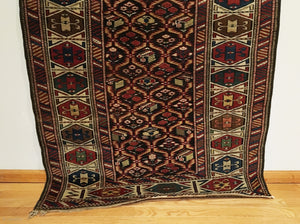 10'5" X 3'4" Daghestan Runner