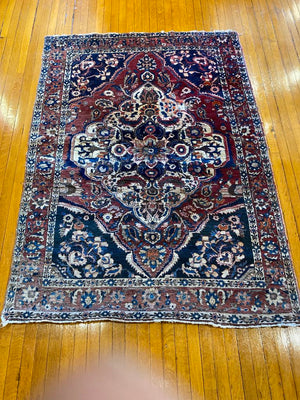 7'5" X 5'2" Double Wefted Bakhtiari Tribal Rug