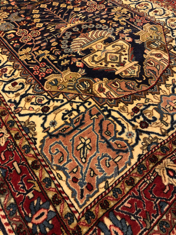 5'2" x 3'3" Fine Vintage  Sarouk Rug